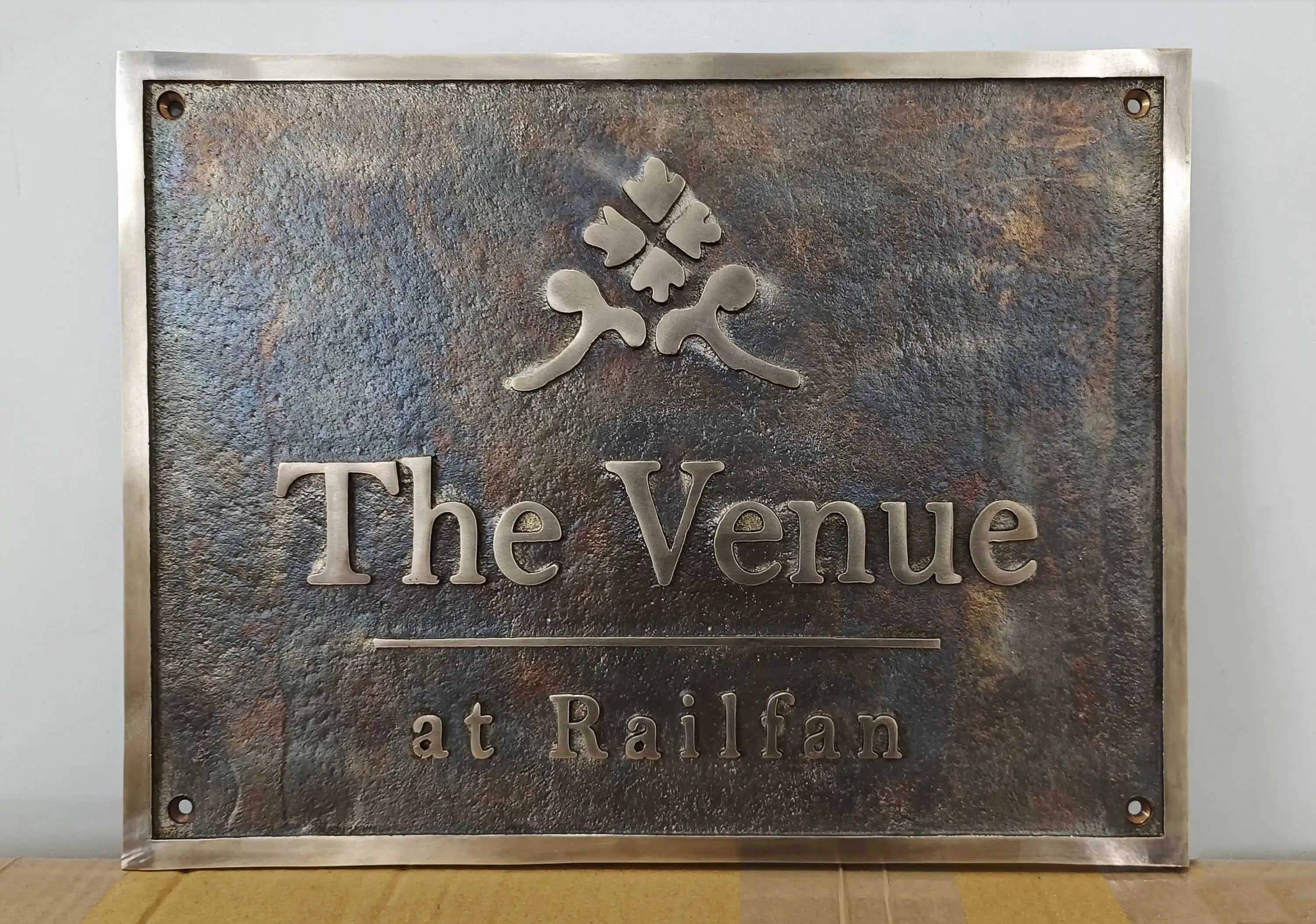 Personalized Bronze plaques - Fully customized nameplates for outdoors and indoors