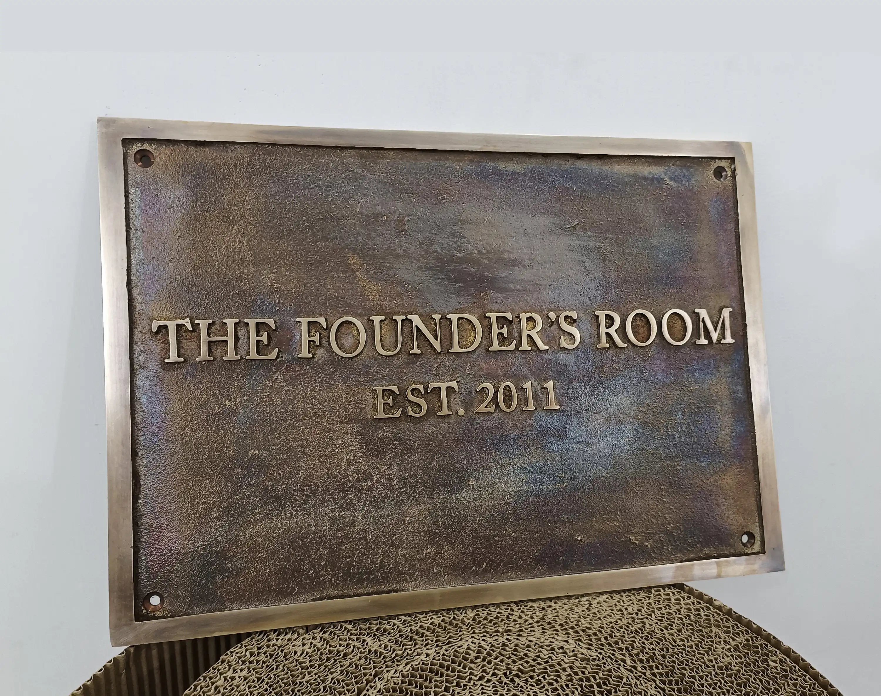 Personalized Bronze plaques - Fully customized nameplates for outdoors and indoors
