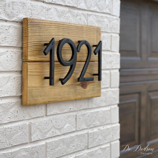 Modern house numbers - Brushed Brass material Letters 
